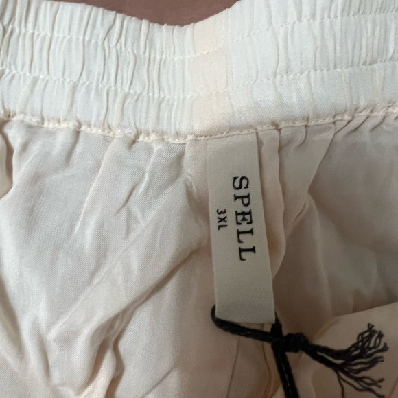 Spell Light Cream Ruffle Shorts - Picture 5 of 9